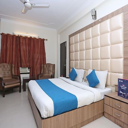 Oyo 10425 Queens Pearl Inn Dehradun Extérieur photo