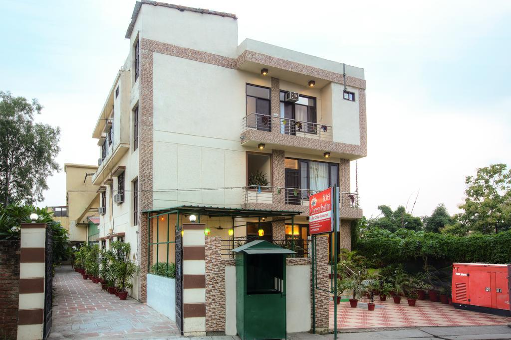 Oyo 10425 Queens Pearl Inn Dehradun Extérieur photo